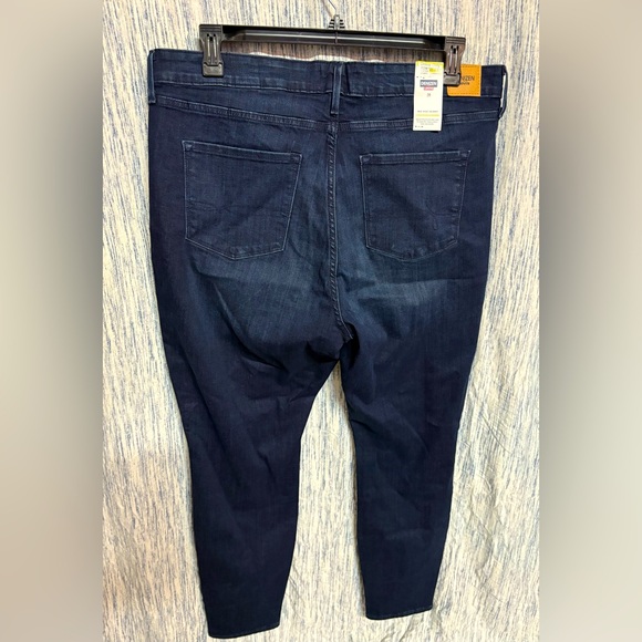 NWT Denizen Levi’s Mid Rise Skinny Essential Stretch Jeans Women’s Plus Size 20 - Picture 3 of 5